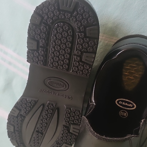 Dr Scholls Oil And Slip Resistant Shoes MENS 8.5 WIDE Like New *FLAW* - Picture 2 of 6